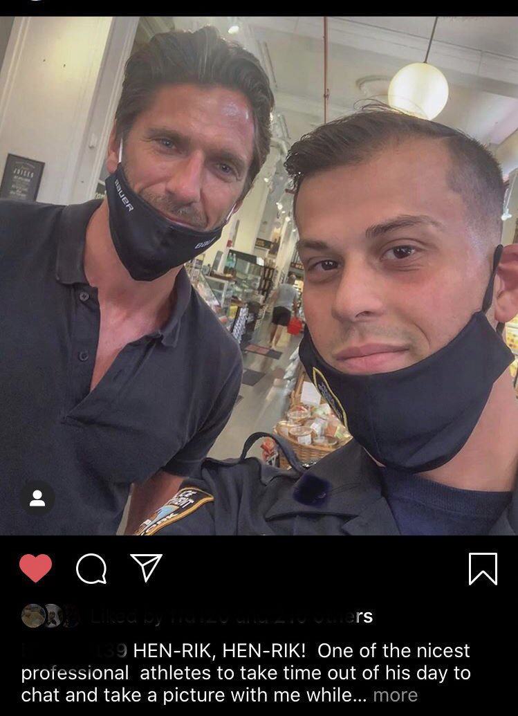 BLBlueShirts26's tweet photo. Henrik lundqvist goes out of his way to show his support for the hero’s in the nypd, it’s not a political statement he’s just showing respect it’s common sense.  @NYRangers #PlayLikeANewYorker https://t.co/V5kguJovGj