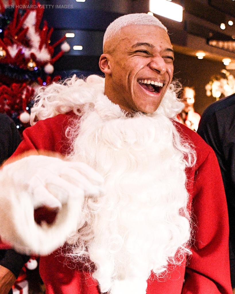ESPNFC's tweet photo. When you realize the 2022 World Cup final is a week before Christmas 🎅 https://t.co/P4KxPKONyT