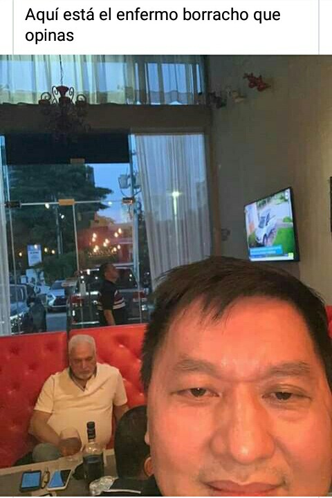 joseelseguridad's tweet image. @TReporta EN LA HORA DE CONFERENCIA DE LA POLICIA DE PANAMA @ProtegeryServir ELLOS DANDO LA NOVELA DE #MOISES QUIENES #PROTEGEN SI FUERA @rmartinelli LE PUBLCAN FOTO DEL LOCO #LIBANDO LICOR. UN MEDIO AL MEJOR #POSTOR HAY PERIODISTA ALLI QUE REPUDIAN ESTO PERO CALLA X LA PANDEMIA