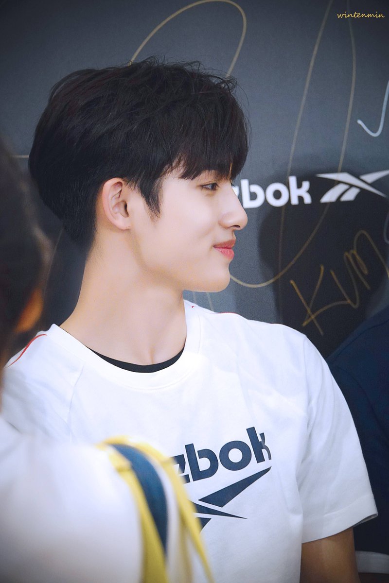 Hourly Winwin☁️ tweet media