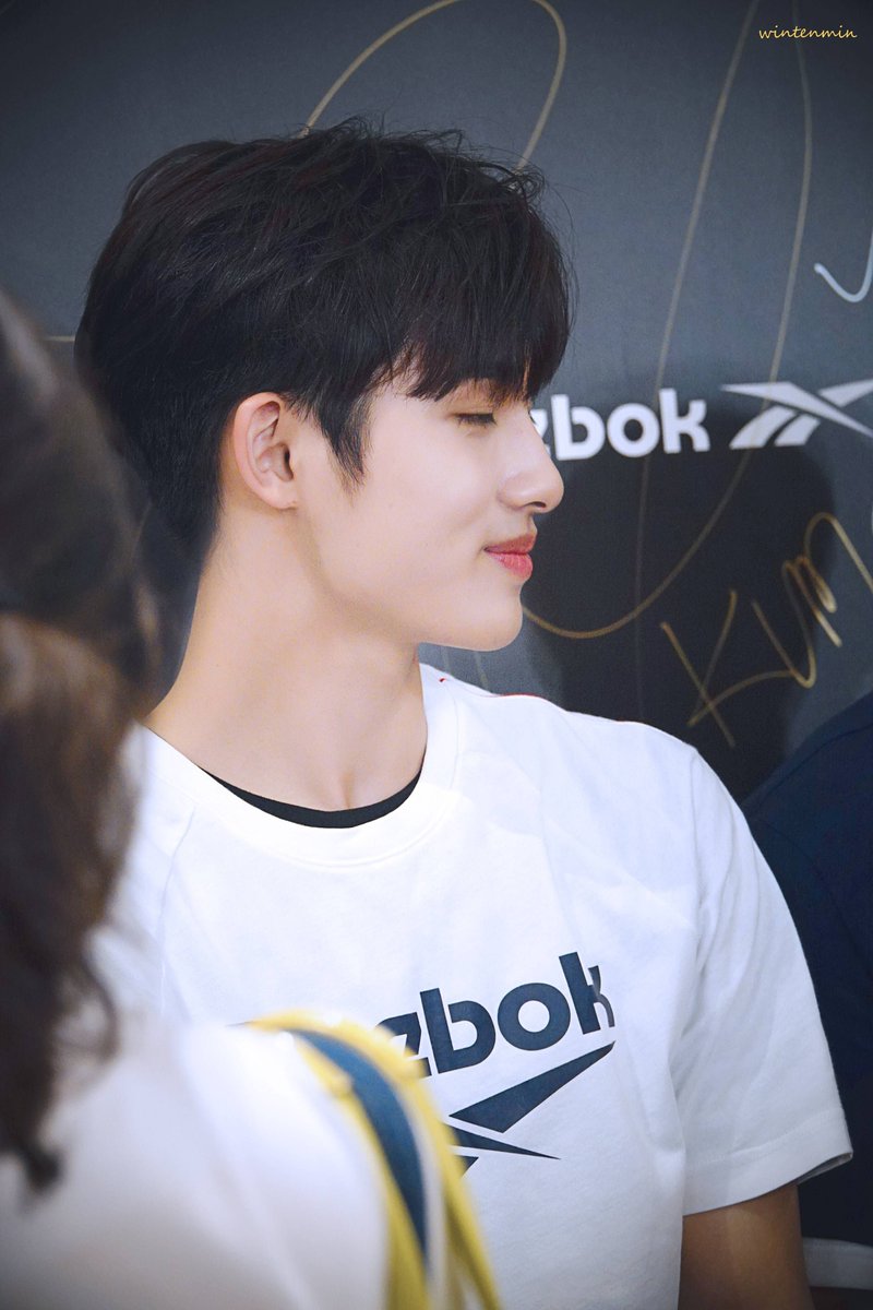 Hourly Winwin☁️ tweet media