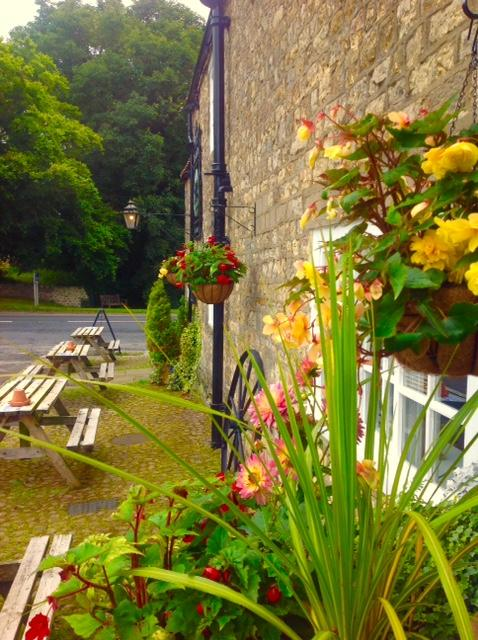 Thebrucearms's tweet photo. The busy and popular Bull Inn, West Tanfield, near Ripon, is open again and requires bar, table service, and management staff. Full and part-time positions available. Call Gil Richardson on 01677 470678
#jobs #barwork #riponjobs #mashamjobs #pubwork #managementstaff #frontofhouse https://t.co/Jj76OobWHk