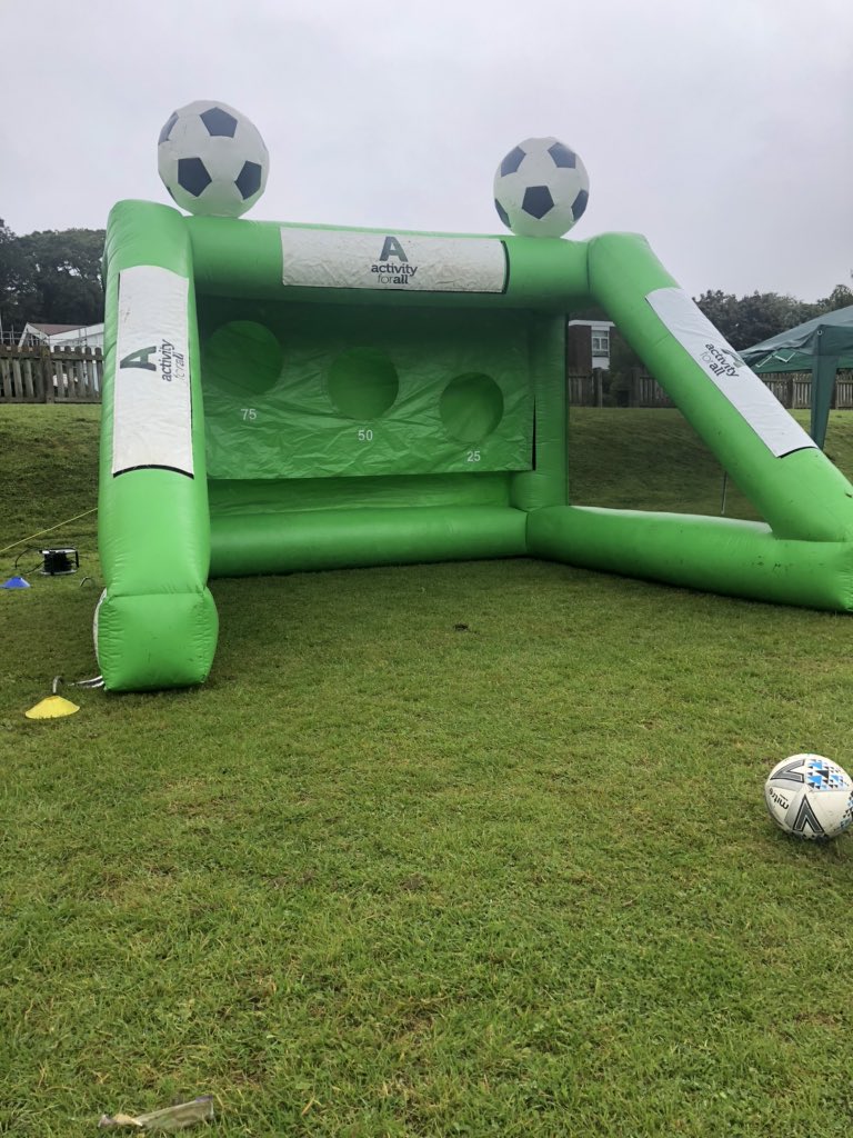 AfASchools's tweet photo. A brilliant (if slightly wet) afternoon delivering an Inflatables session to Y6 @OxtonCe. A really fun and active afternoon! https://t.co/ww73vzKcJw