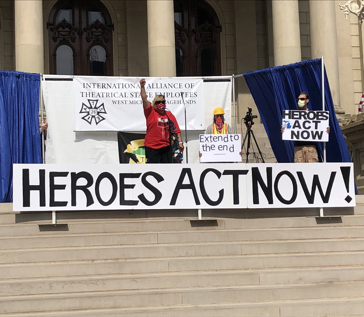 uhlocal24's tweet photo. Today, Local 24 joined our brothers & sisters of @IATSE, at the Michigan State Capitol & President @local24nia spoke on the importance of extending the Hero’s Act Now! #extendtotheend #1u #Solidarity https://t.co/gN9g9Byh9B