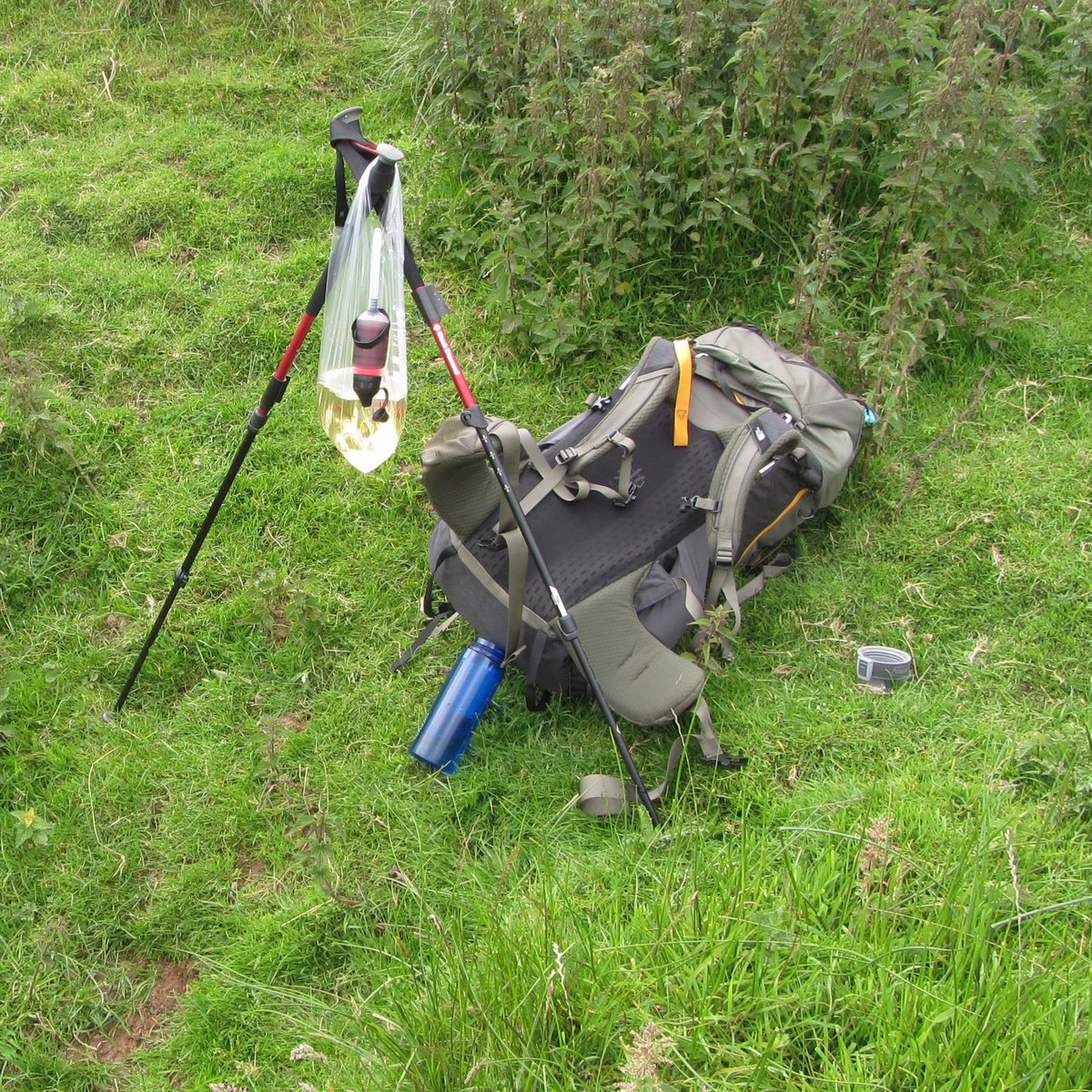 Day 4) Mountain Hut to Padon Hill:Short of water, I dropped down to Richard's Cleugh, and employed the technique of scooping water out of the stream/bog into a bag, before filtering it into bottles (thanks to  @KeithFoskett for that tip in his book  #TheLastEnglishman  #PCT).