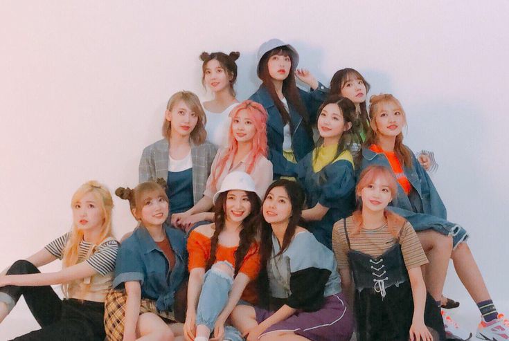 Iz*one  (ik I don't tweet much about them but they're one of my ult ggs)