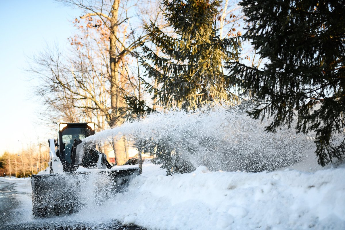 northatlantics1's tweet photo. Nothing like a good throwback for your Wednesday ❄️

 #snowseason #Snowyroad #snowyroads #winterliving #snowtime #bobcatequipment #snowplow #snowplowing #snowremoval #snowbros #wintercleanup #snowblower #plowtruck #Skidsteer https://t.co/xVlA241UNv