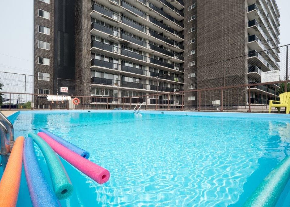 OsgoodeAPTS's tweet image. Everything you need is all right here at Kingsview Apartments in Ottawa.
Our Pool is NOW OPEN. Please look out for notices posted in the building. 
ow.ly/furd50AyZsU
#MakeYourBestMove 
#SummerMove #Apartmentliving #Apartmentlove #Home