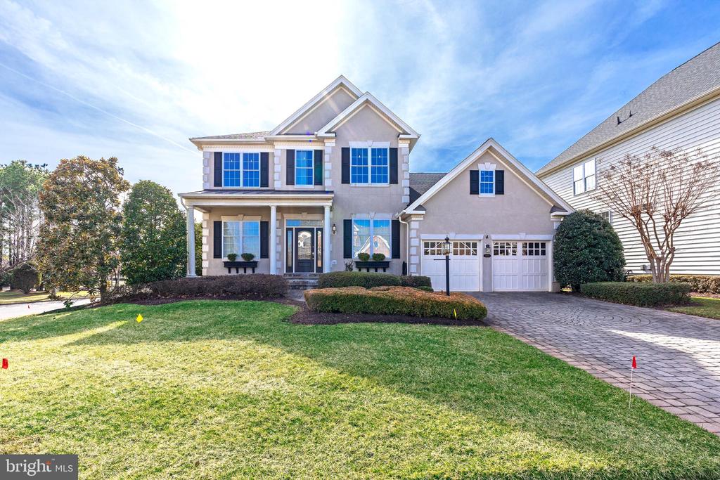 DeanTeamRealtor's tweet image. You have to see this home! 4 BD/ 3 BA in Haymarket. Call/text/DM me for details.  cpix.me/l/101025426