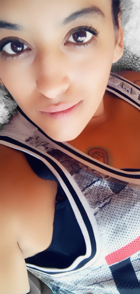 PrincessPinkvip's tweet photo. Tienes esa inocencia en los ojos que me encanta 🖤 https://t.co/8xPsa75rkl