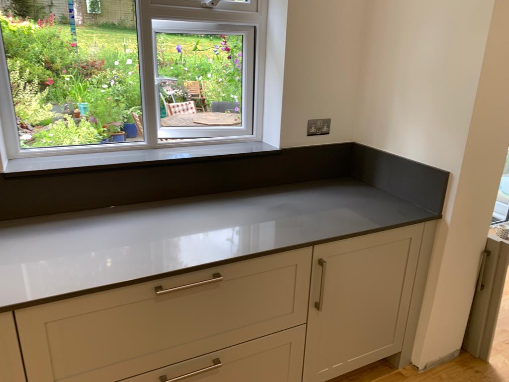 stone_circleUK's tweet photo. Another kitchen successfully installed. #granitecountertops #quartzcountertops #kitchencountertops #staysafe #backtowork https://t.co/qd11krBw3m
