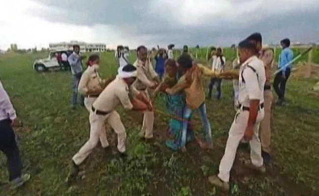 ndtv's tweet photo. "No Option But To Kill Self": Land Seized, Farmer Couple Drinks Pesticide https://t.co/mkOQXMDleL https://t.co/eGLlmzmw9S