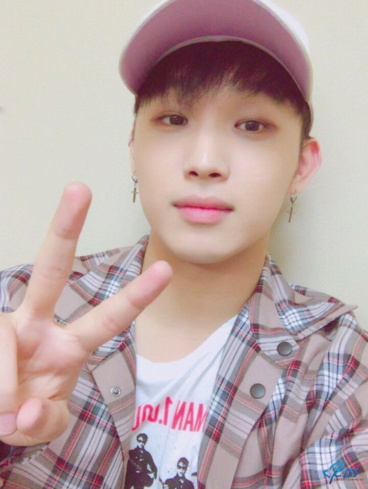 [200715] • day 14hii! thank u so much for ur update, it means a lot  but what's with 37 tho? hahaha my brain hurts from thinking abt it  whatever '37' stands for, i'm sure there's something great you've prepared. i'm looking forward to it. ily   @BTOB_IMHYUNSIK