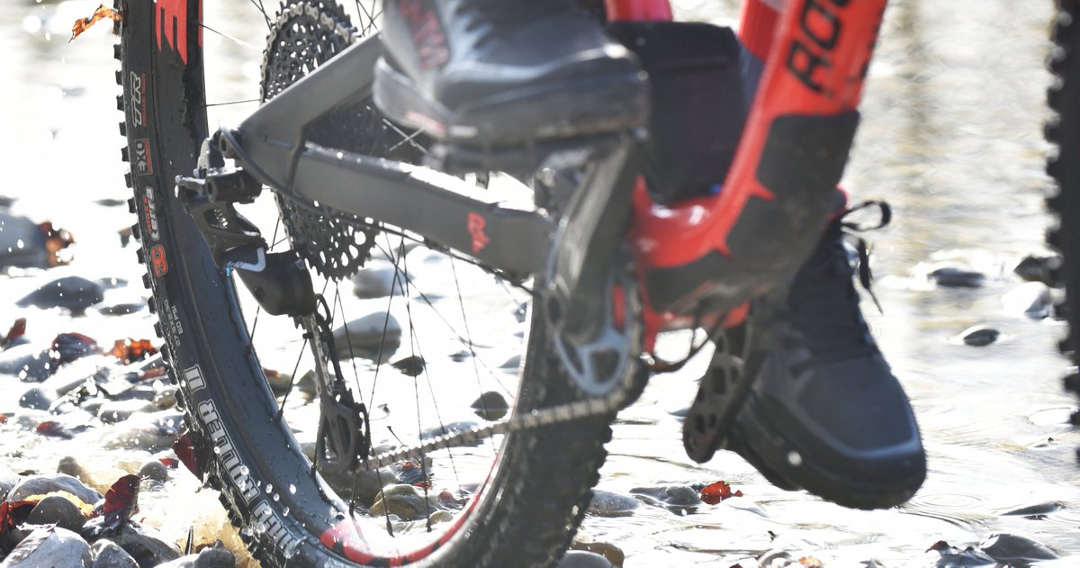 💎💍 Un desviador que no es SRAM y no es SHIMANO, pero tiene lo mejor de los dos mundos #tr12 de @trpcycling 💥 #topedegama #trpcycling 🛠️ #enduro 🚴🏻 #mtblife #bikeporn 🤤 #mtbbrakes #mountainbiking
soo.nr/V37T