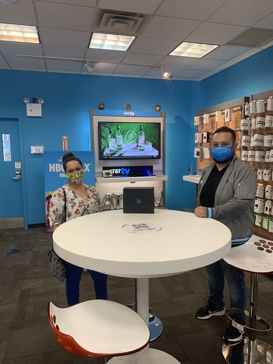 Here at 3545 Broadway we understand that customer experience is the key to our success and my RSC Christian is educating and closing ATTTV’s with our customers!! @MaxAcevedo8 <a href="/Danny_Perez_01/">Danny Perez</a> <a href="/judy_cavalieri/">Judy Cavalieri</a> <a href="/JoelG93188593/">Joe</a> <a href="/Duran3323/">Christian Duran</a>