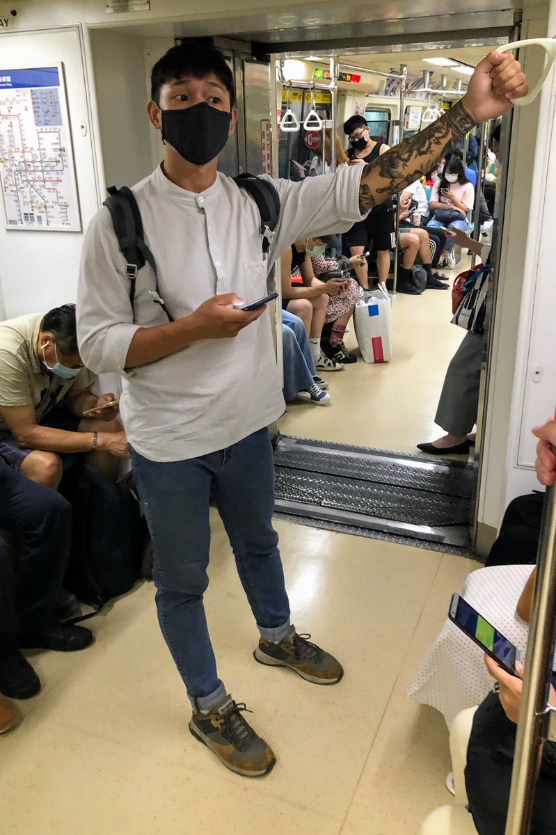 silent_cam's tweet photo. Silent Cam Tumblr
https://t.co/EzHlWu8D6i
#ストスナ #StreetSnap #Taiwan #Taipei #Asian #ゲイ #セクシー #SexyAsian #Gay #SilentCam #筋肉 #muscular #muscle #エロイ #かっこいい #TaiwanBoy #イケメン #asianmuscle #tattoos #tattoosboy #handstattoos https://t.co/d6sMMLj1mb