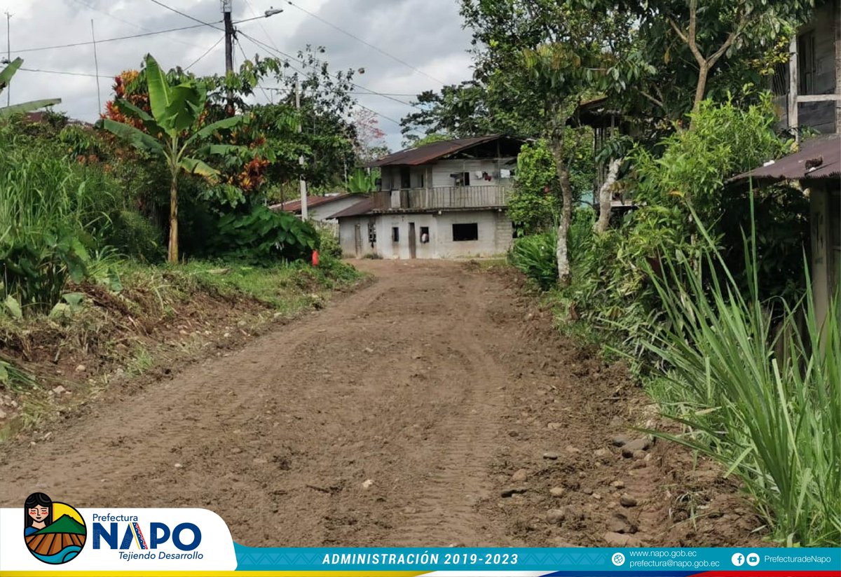 Prefecturanapo's tweet photo. ✅Iniciamos los trabajos de #Mantenimiento en la vía  #SantoDomingo - #Pitayacu de la parroquia #SanPablo de Ushpayacu, esto mejorará el acceso vehicular y fortalecerá el sector productivo con el traslado óptimo de productos.

#DistanciamientoSocial

#TejiendoDesarrollo https://t.co/PtASM823QU
