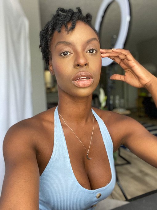 Didn&rsquo;t know I could pull off baby blue. https://t.co/9hnBbN0VMG