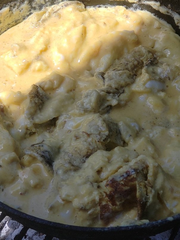 Ovr4Tee's tweet photo. Ugh... whenever I make eggs for brunch I let them solidify into a pseudo-omelette a little before gently scrambling them.

But now I'm missing #KnightsOfEverflame... https://t.co/MWvG6XvQSa