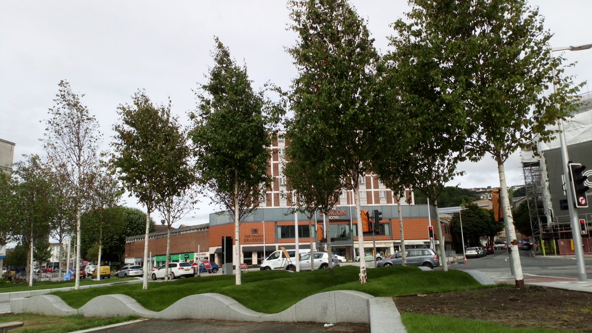 SwanseaCouncil's tweet image. More trees, more greenery, more places to sit, more room to spend time with friends, traffic max speed 20mph. Your Kingsway is changing with a switch to two-way traffic on July 26. #KingswayTwoWay #Kingsway2Way #PlotYourRoute bit.ly/RouteFAQs @swanseacentre @Swansea_LACs