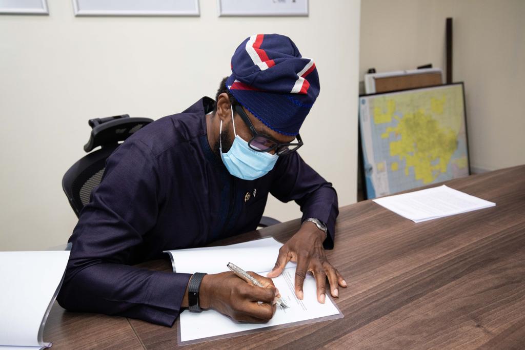 jidesanwoolu's tweet photo. It was indeed great to witness virtually the signing of the Letter of Cooperation between Lagos State and the USAID Power Africa Nigeria Sector Programme. We recognise the importance of reliable electricity supply to Nigeria's present and future. https://t.co/xBuwotGTXx