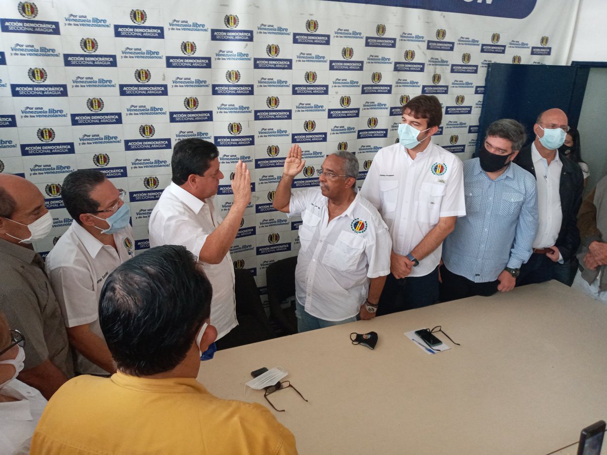 DrJoseTrujilloV's tweet photo. Hoy en la sede de @ADemocratica en Rio Guey antes las autoridades nacionales @prospericarlos @edgarzambranoad fui juramentado como Secretario General y asumo el compromiso con ética, firmeza y dignidad por una Venezuela libre y de los Venezolanos ¡Adelante Aragua! https://t.co/kuUWJpgcDU