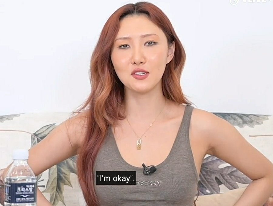 A thread about Hwasa and her mental health because she is human before she is an idol.
