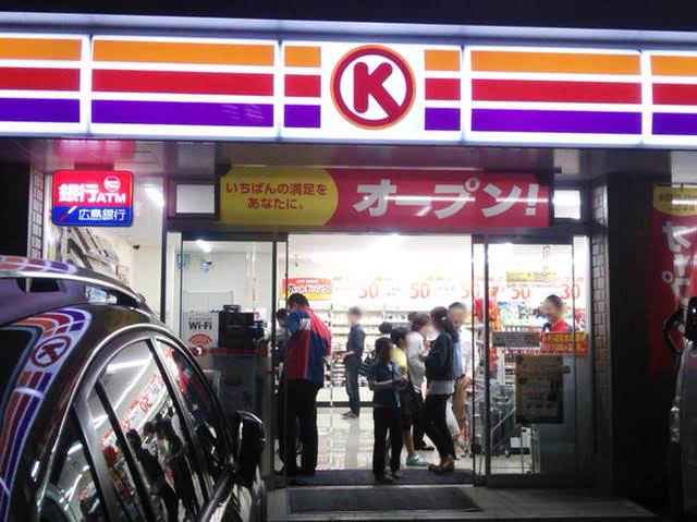 かつて存在した全国のコンビニ4選！どれが一番覚えてる⁉