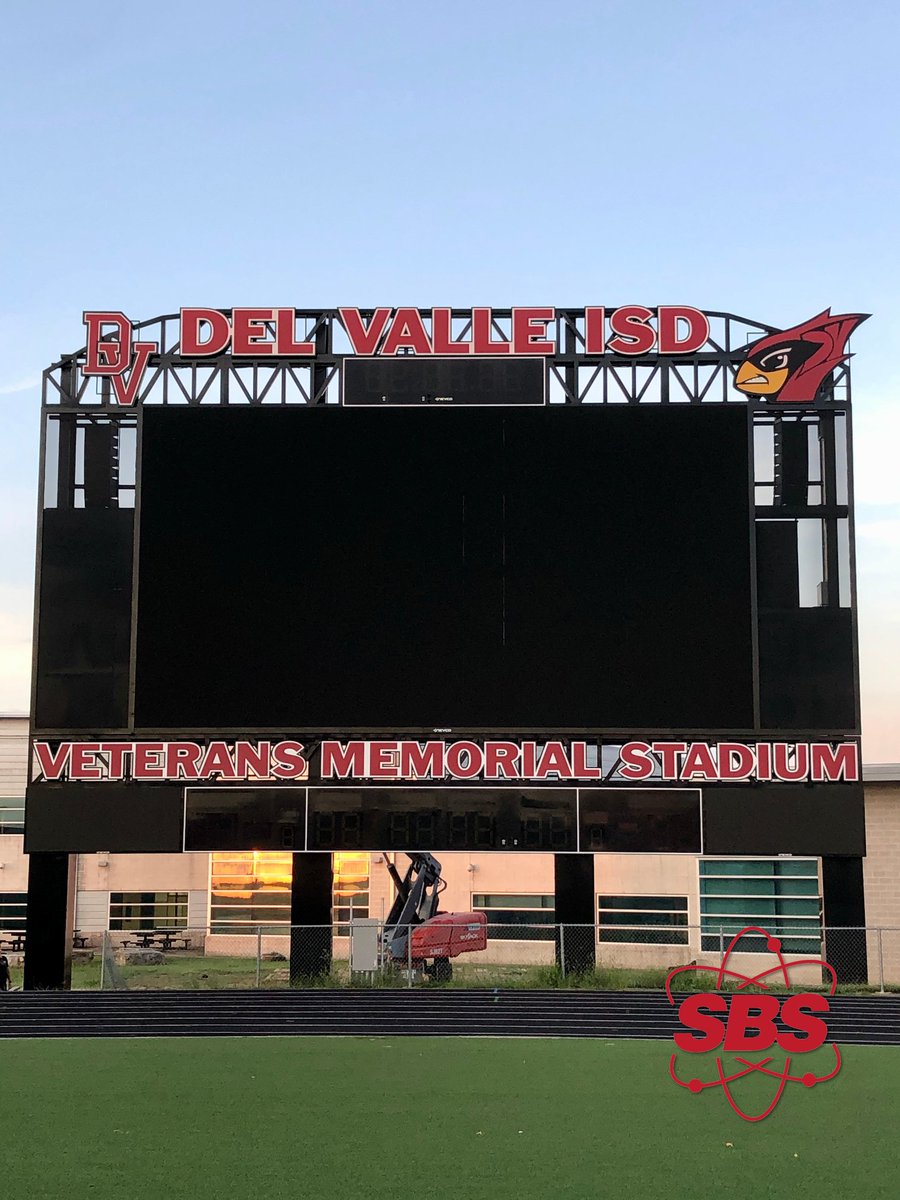 dynacord_com's tweet photo. Del Valle ISD Stadium sounds sweet thanks to Dynacord MXE5 #MixMatrixEngine &amp; IPX amplification 🏈🔊

Electro-Voice XLD line arrays and X12-128 subwoofers are #PoweredByDynacord.

Image via SBS - Southwest Building Supplies.

#ElectroVoice #TexasFootball #Dynacord #StadiumSound https://t.co/ZeQaTP6dsK