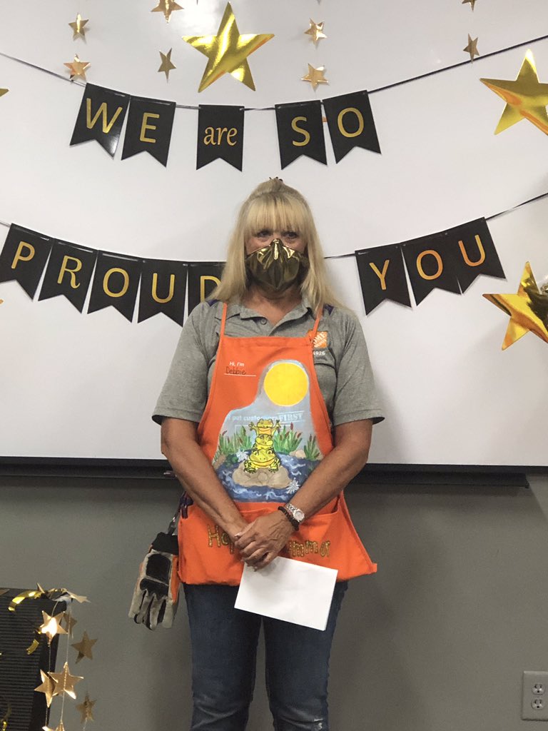 CrystalCritchl1's tweet photo. So proud of this lady right here!! She received a Golden Apron today for the amazing job she does for the store and the customers. I am so proud of her and like I have told her a million times I am beyond lucky she is part of our team! @jonbaumann304 #GoldenApron @CampSweenScott https://t.co/Xegh6njy7L