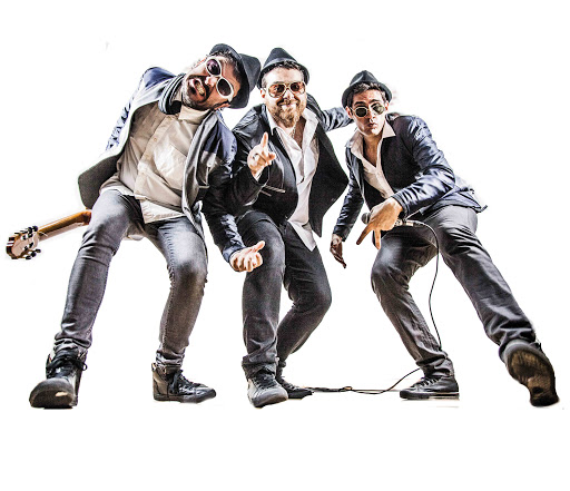 FestivalAguilas's tweet photo. El SÁBADO 22 de agosto a las 22 h...
AL TRAN TRAN
Show Musical Improvisado en Plaza Antonio Cortijos.
Entrada Gratuita hasta completar aforo.
@AlTranTranImpro #ImproMusical #Impro #Improvisación #Teatro #Calle #Festival #FET @EscuelaTeyDe
#AyuntamientodeÁguilas https://t.co/yUVa5NTurx