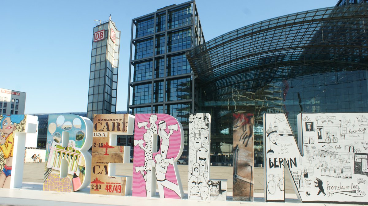 love traveling to berlin its sooo beautiful 😍