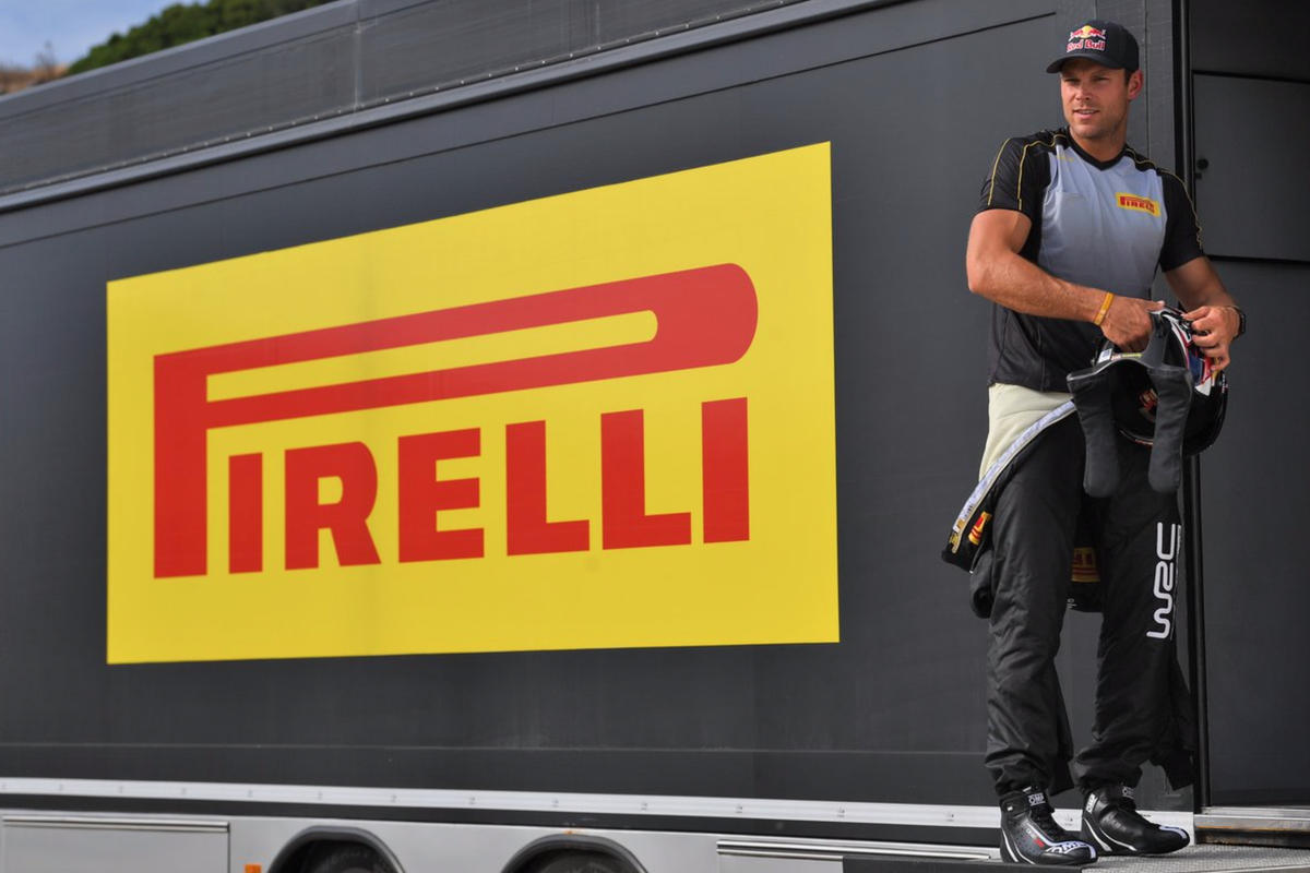 AM89news's tweet photo. #andreasmikkelsen #wrc @OfficialWRC @redbullmotors @pirellisport #pirelli #rally @CitroenRacing @ompracing @redbull #test #fightbacktowrc @GoPro #citroen #c3 #sardinia photos by pirelli (⬇️) #mikkelsen https://t.co/h2MfNrmG9t