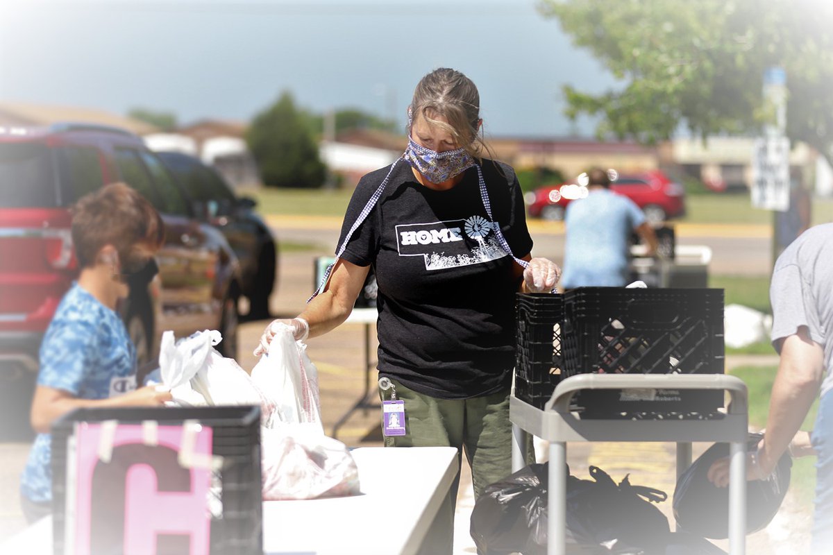 GIPS_Eats's tweet photo. GIPS continues to provide meals for our students!  We are distributing meals on Tuesdays through 7/28. We will take a break until school starts on August 12th.  We are so thankful for all of the help we have received! @NoKidHungry @GENYOUthNow @HilandDairy https://t.co/QzTkl23y0L