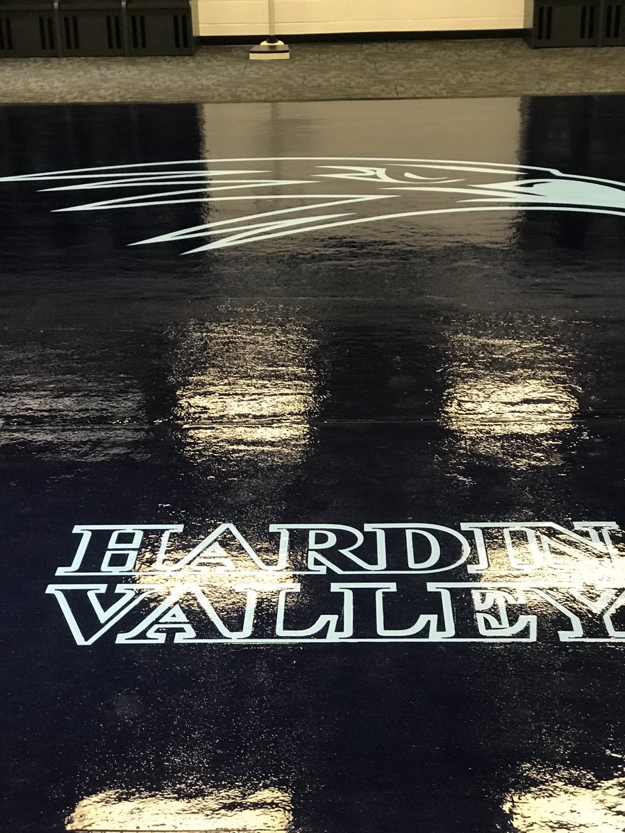 HVA_FB_Recruit's tweet photo. Upgraded Locker Room at HVA. I’ve seen a lot of locker rooms and this one tops the charts. https://t.co/waTT7n0S6P