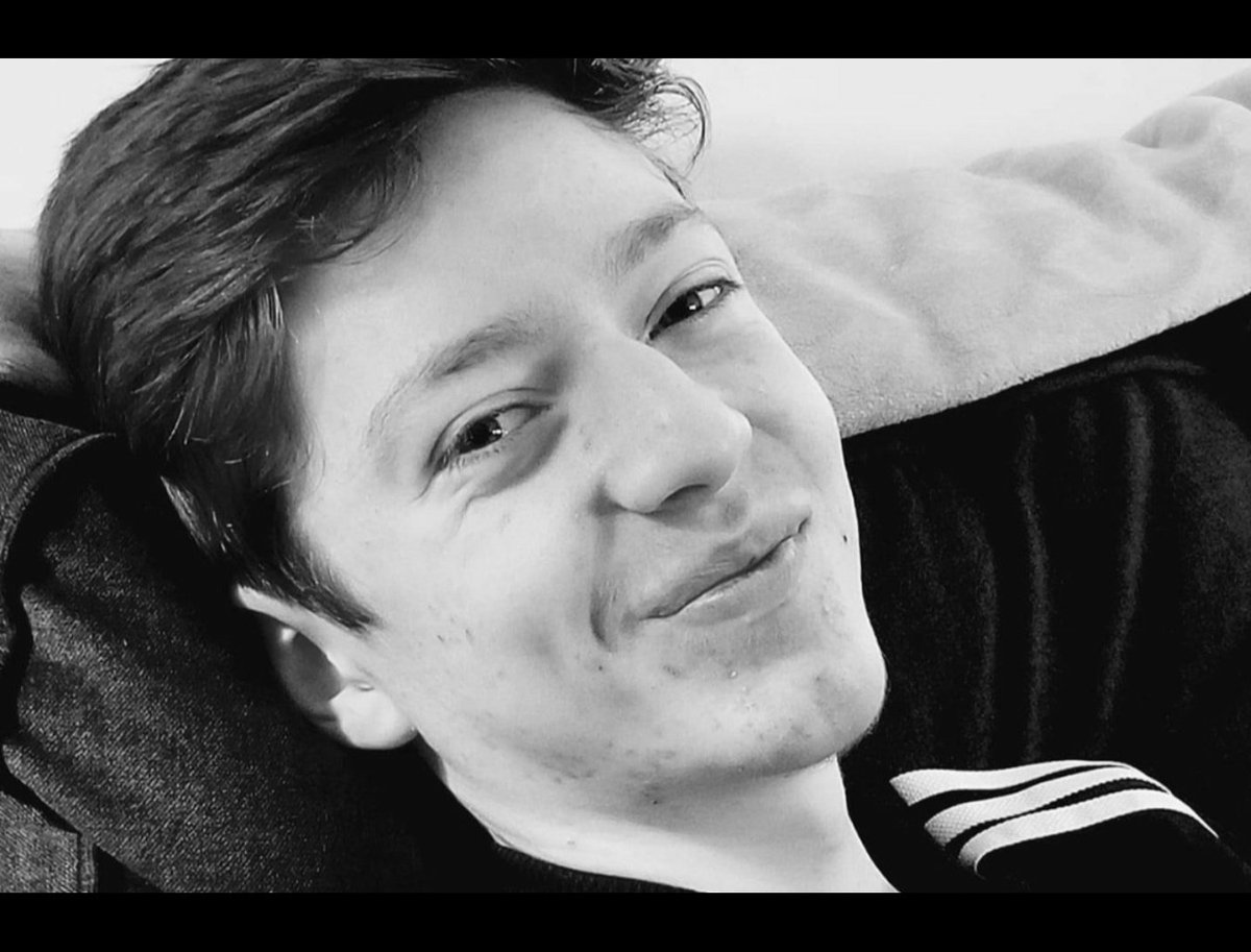 sarahlibbey_98's tweet image. #DomStrong 💚💜💙