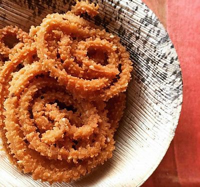 Pazham pori & murukku/chakli (best with beer, my drinking moots)