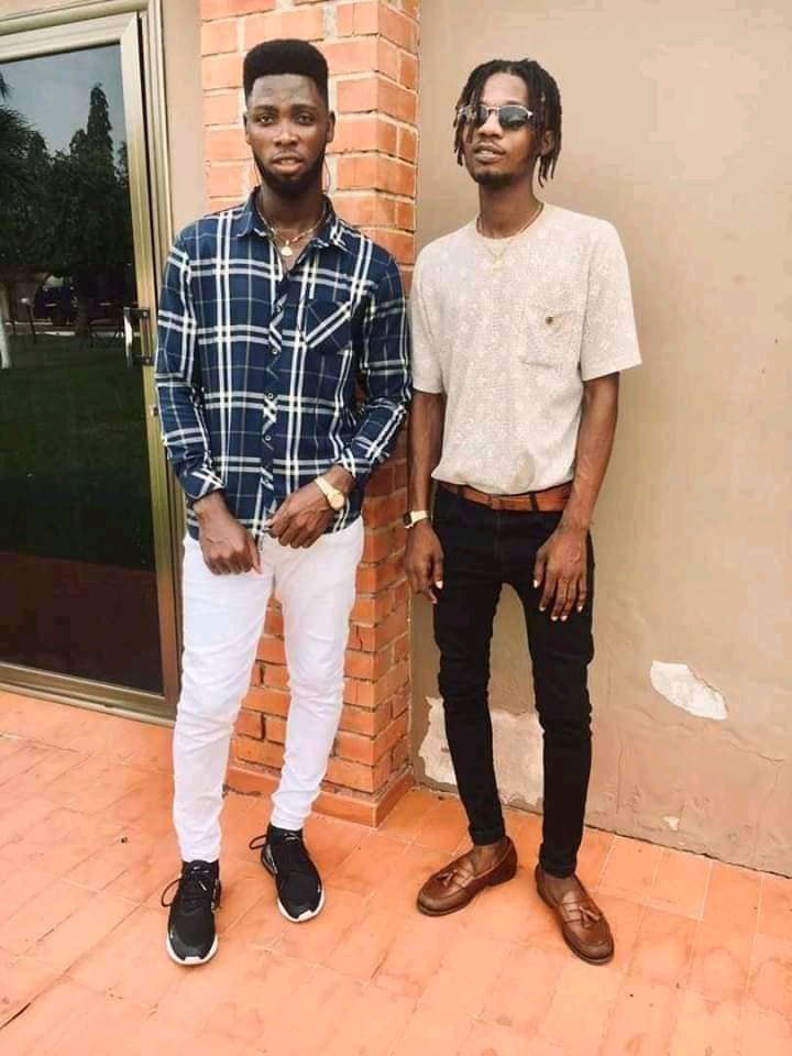 PureDestiny5's tweet photo. My real gee be dat no fake friends https://t.co/P9FqseefFE