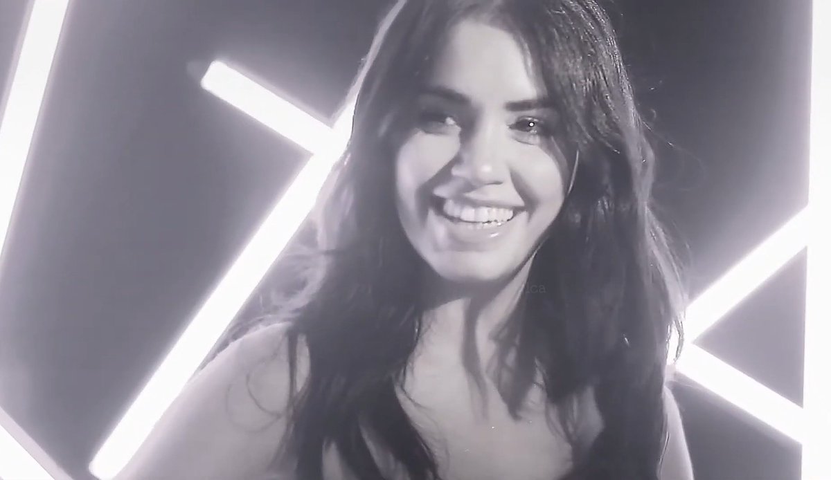 lalitacanaria's tweet photo. Su sonrisa 😍❤ #Lali #100Grados https://t.co/wR0EjE10Be