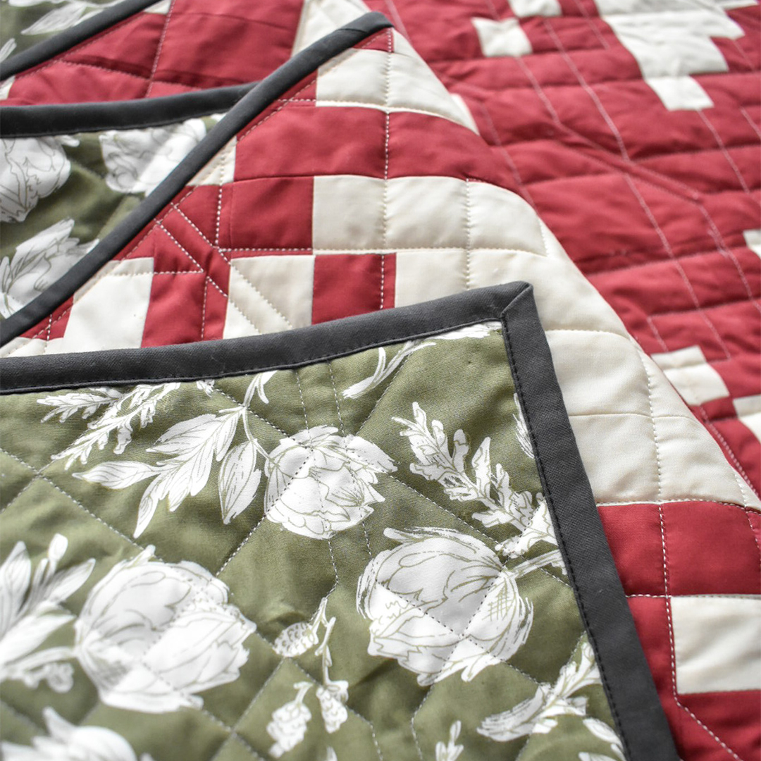 ArtGalleryFab's tweet photo. This #knittedstarquilt is something to swoon over and that’s why we had to give the spotlight to Lo and Behold Stitchery with her latest pattern release!🙌
✂️Pure Solids in “Weathered Brick” and “White Linen” and “Unruly Terrace Earth” print.💌
#AGFMakerMonday #puresolids https://t.co/iTwcACTbyg