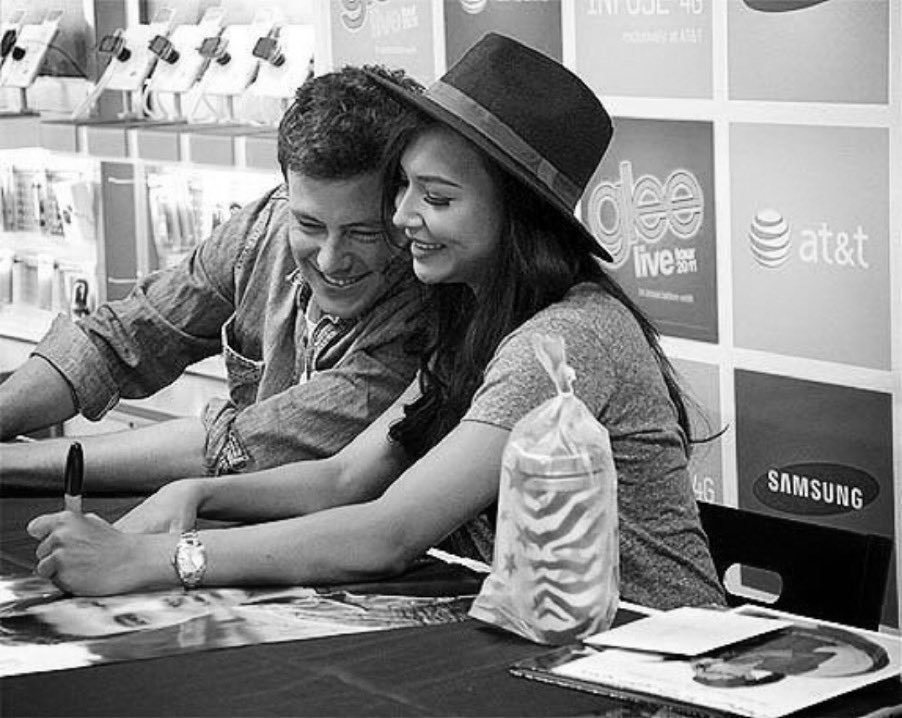 kkirstylouise's tweet image. The heart hurts for Naya’s family today, especially her little boy who’s just lost his mummy 💔 sending all my love and prayers to her family on this awful day. 7 years since Cory and now Naya, such a devistating day, Rest In Paradise 🕊