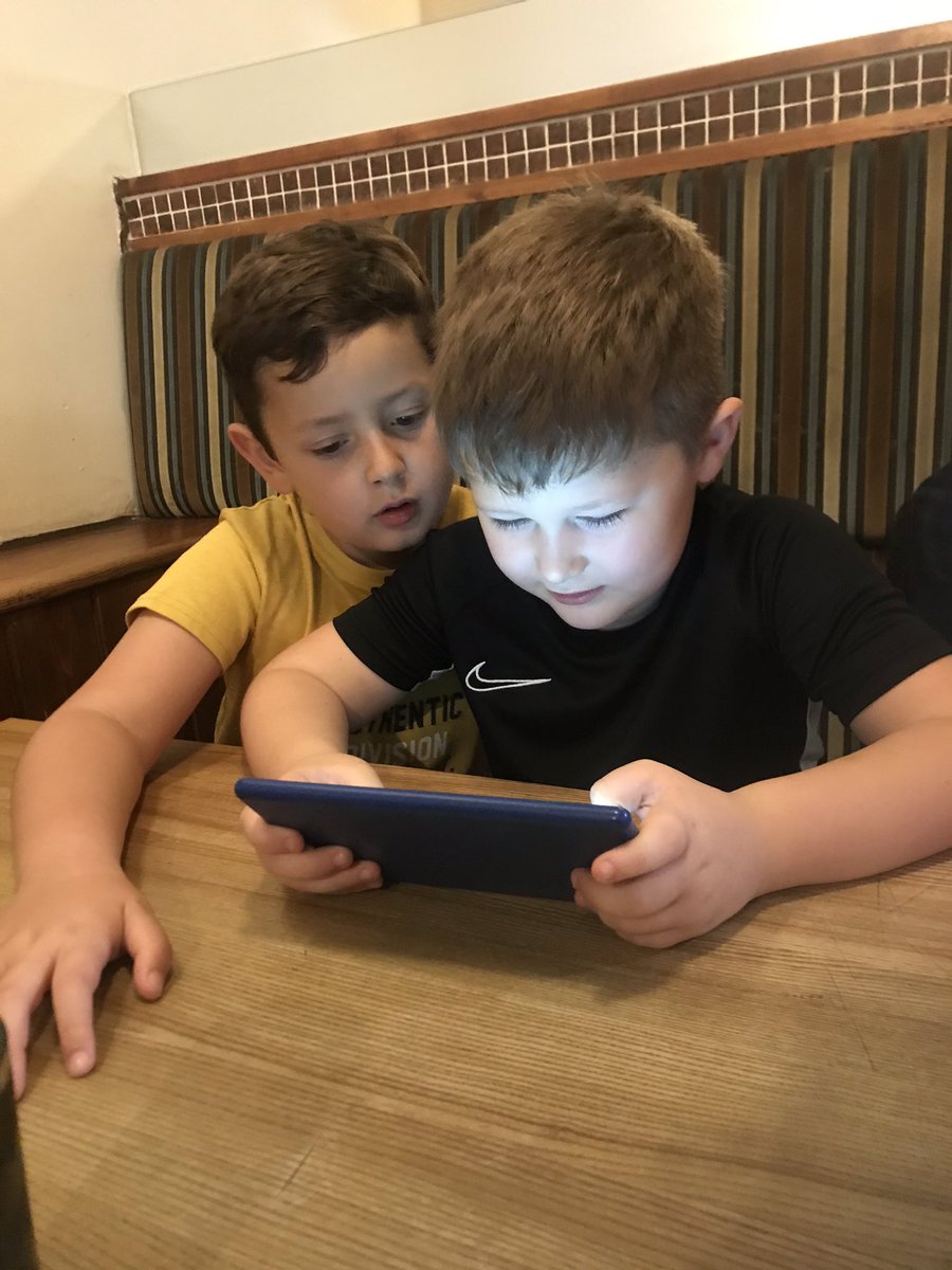 EtchellsMikala's tweet photo. Little catch up today for the boys 👏😀 https://t.co/t88rqyIvdt