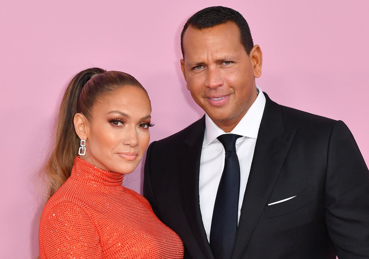 BleacherReport's tweet photo. Bradley Beal, Travis Kelce and Brian Urlacher are among star athletes who've joined A-Rod and J-Lo's bid to buy the New York Mets, per @vxmcclure23 https://t.co/uVbuQPFR3O