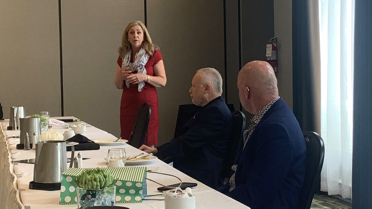 gbbaburnside's tweet photo. Our Board had a wonderful (&amp; safe!) socially distanced meeting with @MikeSavageHFX &amp; @TonyMancini_NS at @BestWestern in #Burnside.  We discussed the many opportunities our district holds for the future &amp; how to push through the challenges we face.  Look forward to our next one! https://t.co/ks9pAFc6P9