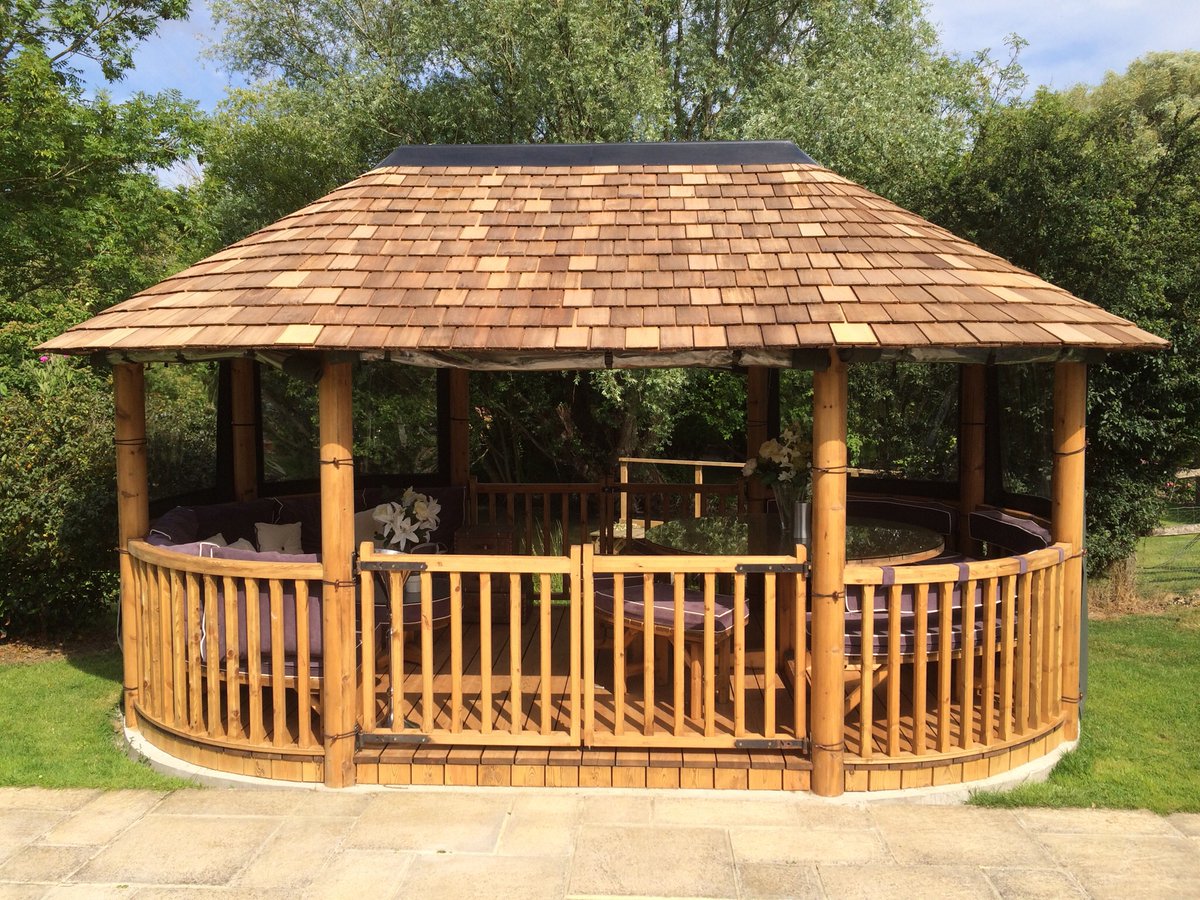BreezeHouseUK's tweet photo. 2020 is the year we'll be #holidayingathome so why not make it a destination to be proud of?!🤩 This Oval Breeze House is a bespoke design with opening gates giving access to the body of water behind👐 The ideal spot for breakfast #alfresco, lounging with a book &amp; #staycationing https://t.co/wppsWPOMyf