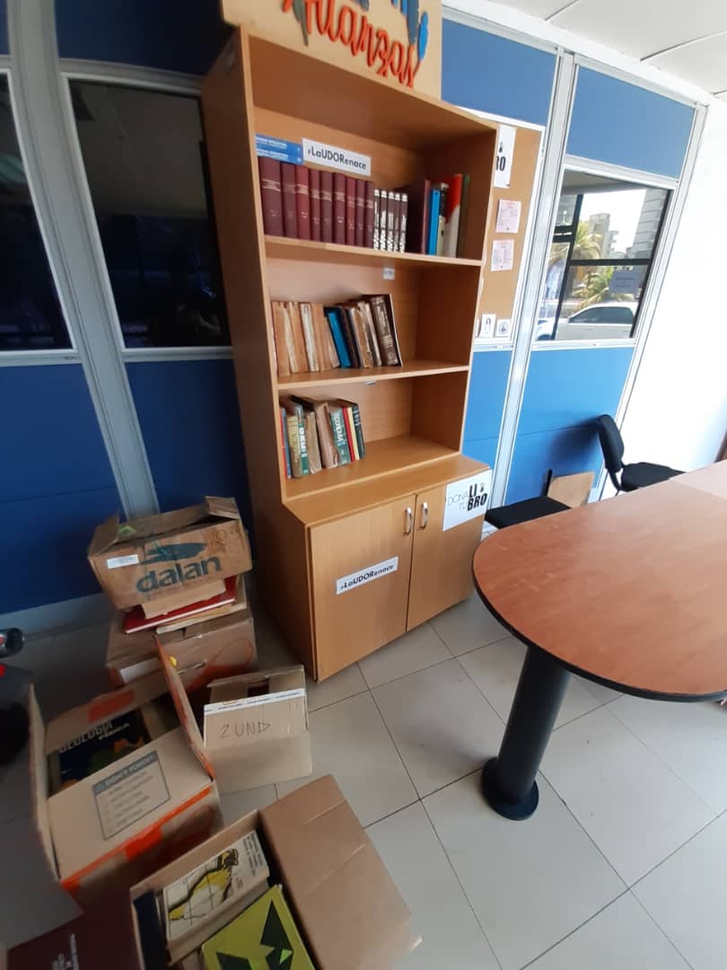 AgoraUDO's tweet photo. Con el pasar de los días se sumaron organizaciónes, instituciones, movimientos y muchas personas que abogando a su buena voluntad han decidido ser parte de esto.
⠀⠀⠀⠀
#DonaTuLibro #LaUDORenace
#UDOAnz #UDOBol #UDOMon #UDOSU #UDONE https://t.co/ttr2itQvQ8