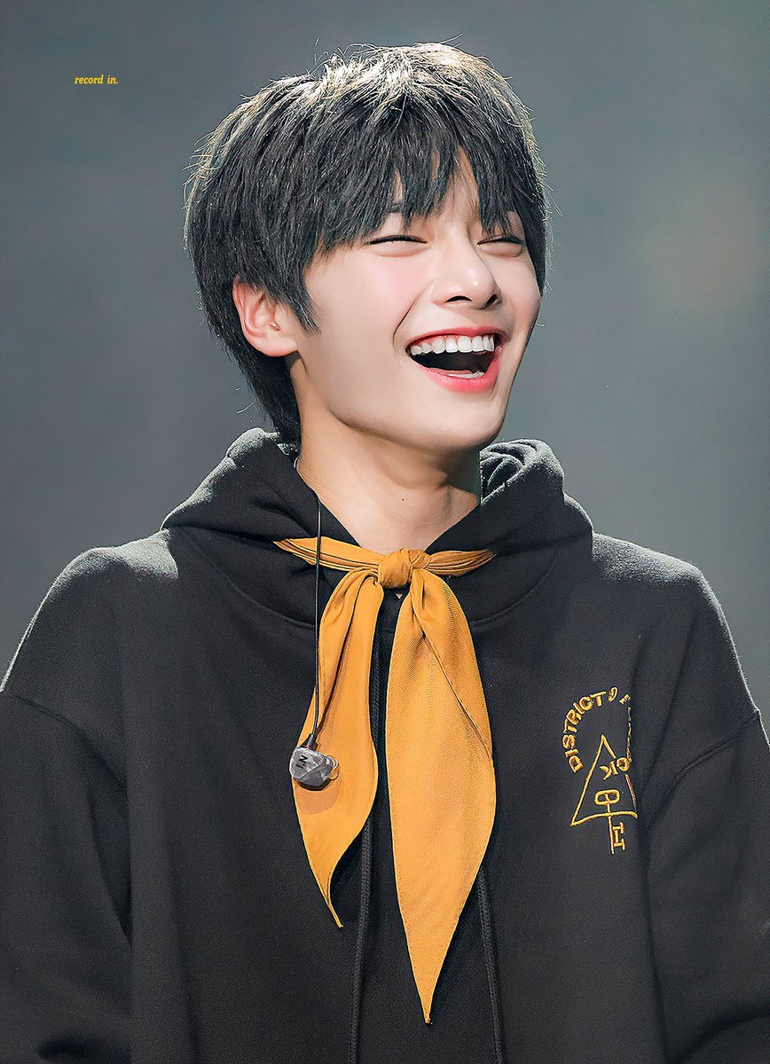 "jeongin has the power to make me smile when he smiles"