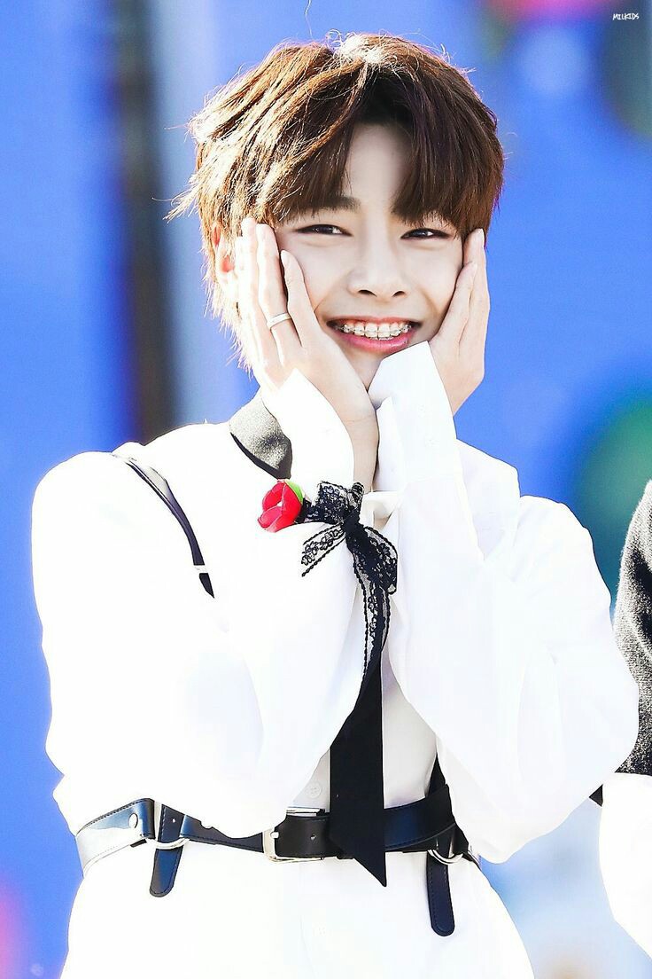 "jeongin has the power to make me smile when he smiles"