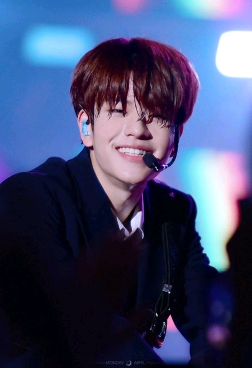 "when seungmin smiles it really gives me strength"