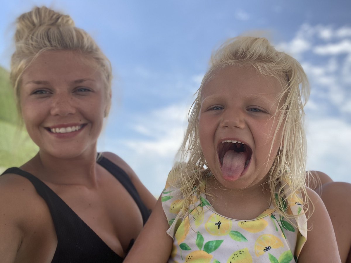 _the_syd_'s tweet photo. Personality pic 🤪 https://t.co/hIRDFTYBRY